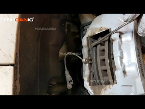 2017-2022 Mercedes-Benz C43 AMG - Front Brake Pads Replacement