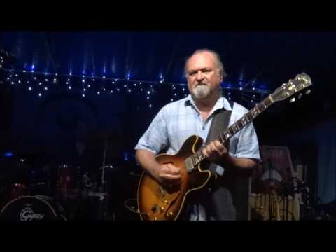 TINSLEY ELLIS INTERVIEW and LIVE MUSIC from TERRA FERMATA 4-15-17