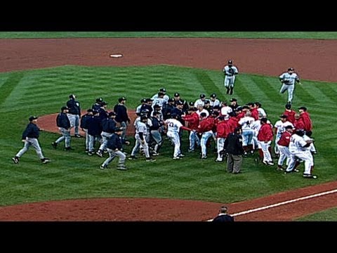ALCS Gm3: Red Sox Martiez, Ramirez, Yankees Clemens, Zimmer in benches-clearing