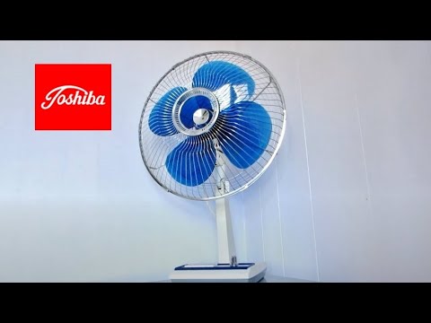 Early 1970's Toshiba Crystal Zephyr 40 cm Desk Fan