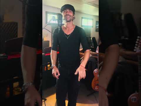 Elle est d’ailleurs. Pierre Bachelet. Romain Cortese 