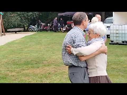 O nás dvou, jedna stará, zpívali Chladil a Simonová,zde Amátovka