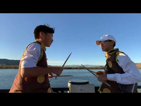 Младший сын Конгар-оола Ондара, учащийся спецмузшколы при Новосибирской консерватории Чылгычы Ондар