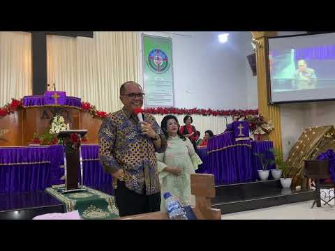 Junimart Girsang - El-Shaddai acara Natal Girsang di GKPS Siantar