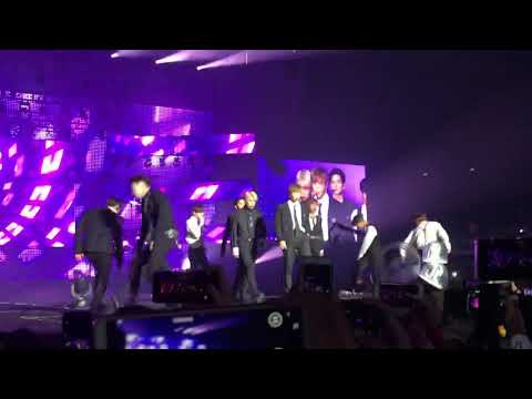 180907 Wanna One (HallyuPopFest) - Light