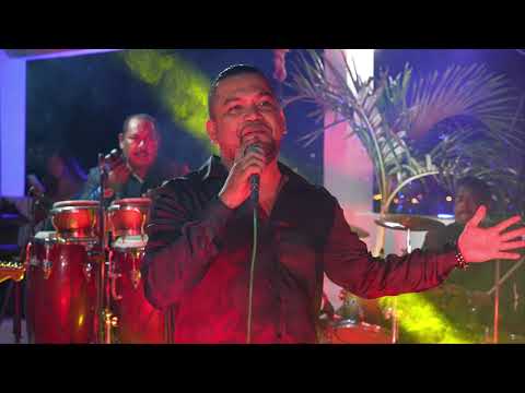 La han visto llorando, Me dejas enamorado · Apache 16