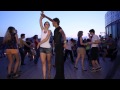 Чувственный танец на вечерней набережной 