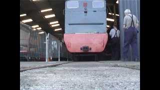 preview picture of video 'Ruston ED10 pulls Peckett No.1871 out of the museum at Irchester'