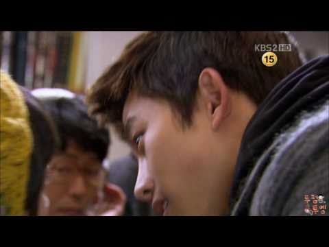 Hyemi's sis  kiss Jinguk