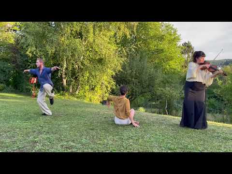 Dancers from Lit. dance company & violinist Malwina Sosnowski, 2022