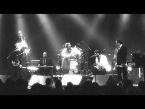 (2009) BELL ORCHESTRE Bucephalus bouncing ball MONTREAL (DIY CHANNEL)