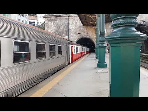 CP Class 1400 - 14xx Departing Porto Sao Bento Station on 26/11/22