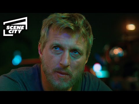 Johnny Teaches Bullies a Lesson | Cobra Kai (William Zabka, Xolo Maridueña)