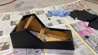 何か作ってる