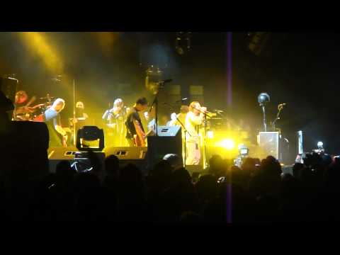 Pj20 - 9/4/2011 - Pearl Jam -  Red Mosquito live with Julian Casablancas - HD