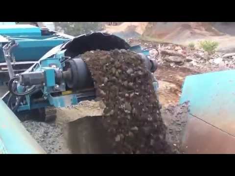 Warrior 1400 Scalping Screen and XH320 | Asphalt