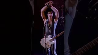 Can’t break free from the things that you do 🚫