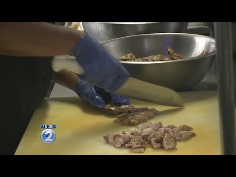 Should restaurants, doctors stop using latex gloves?