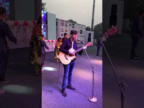 Bahon ke Darmiyan | Live Singing | IIT Kanpur #manasarora #shorts #youtubeshorts #guitarcover