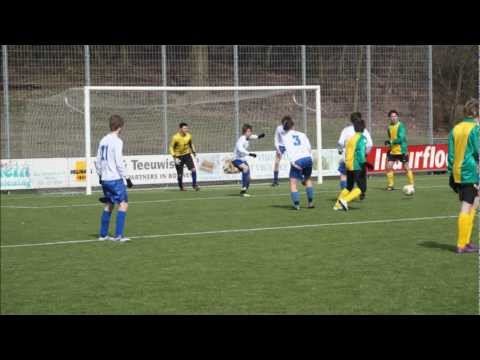 Huizen B4 - Hertha B1. 23-3-2013. (Foto's)