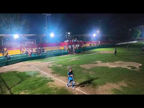 Gran encuentro de las reinas del diamante kickball  Farack vs las amigas kc en el Carmen de Bolivar 