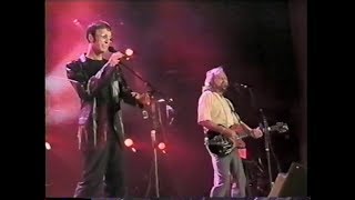 Bee Gees — Jive Talkin&#39; (Live at Wango Tango 2001, DVD pro-shot)
