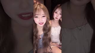 0711パンチラGET❤️右の子は黒い！左の子は白！は