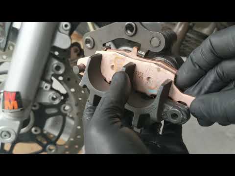 Suzuki SV650 front brake pad change. Gen1&2 SV650, V-Strom 650, GS500F, Katana 600 etc.