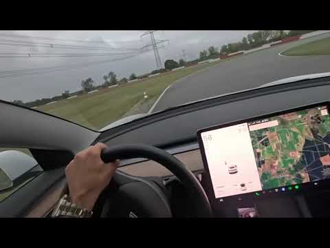 Tesla am Limit auf dem Spreewaldring