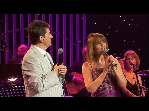 Daniel O'Donnell with Mary Duff - Do You Think You Could Love Me Again (Live at Letterkenny