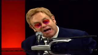 Elton John komponiert aus dem Stehgreif aus dem Gedicht &quot;Peer Gynt&quot;