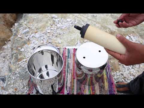 Filterwechsel im Regenwasser-Gravitationsfilter