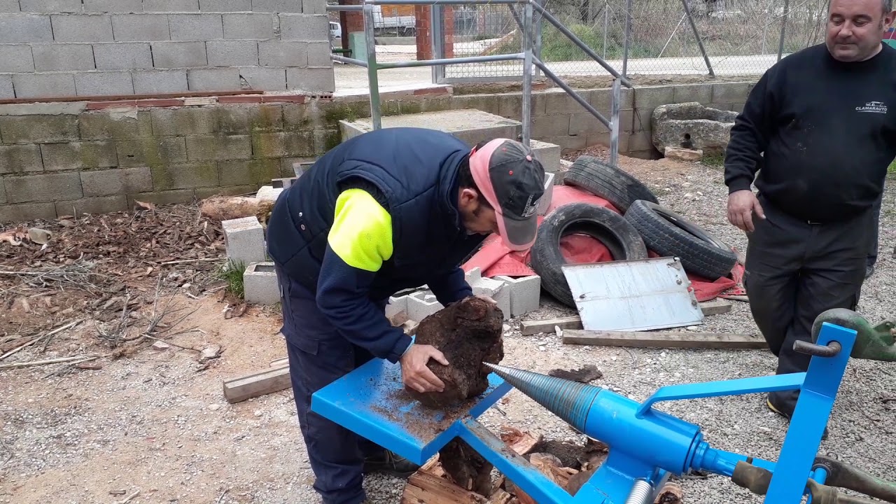 Watch Máquina rajadora de leña del Vallo en Benlloc Now Máquina rajadora de leña del Vallo en Benlloc