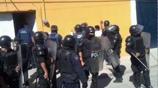 preview picture of video 'Operativo policial en el Carnaval 2013 en san juan de la vega.'
