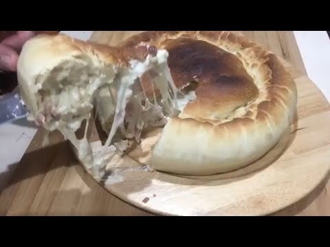 PIZZA FOCACCIA RIPIENA AI 5 FORMAGGI/ FOCACCIA PIZZA WITH 5 CHEESE