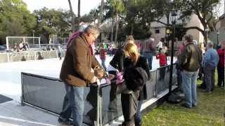 preview picture of video 'Christmas Ice Skating in Harbourtown, Sea Pines'