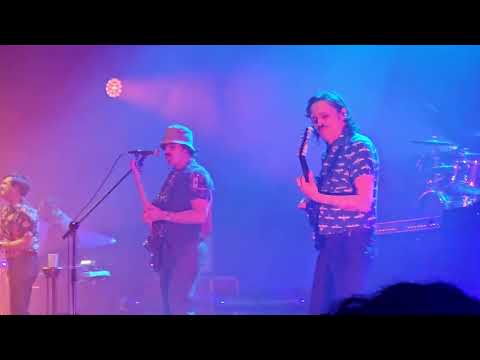 Celeste , dama demencia, tras la puerta  - Enjambre