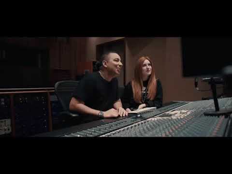 Señora Felipe Pelaez y Gilberto Santa Rosa