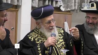 מרן הרב יצחק יוסף בסיפורים מרתקים על בבא סאלי זיע"א - בהילולא במוסדות ידיד לידיד בראשות הרב מורלי (מורשת מרן) - התמונה מוצגת ישירות מתוך אתר האינטרנט יוטיוב. זכויות היוצרים בתמונה שייכות ליוצרה. קישור קרדיט למקור התוכן נמצא בתוך דף הסרטון