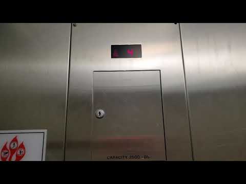 4K Take of the Schindler Elevator @ Harold Ct Garage; Punta Gorda FL