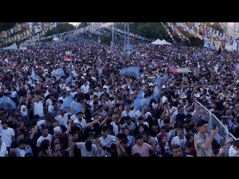 Thousands of Kurds gather in Turkiye to demand release of PKK leader