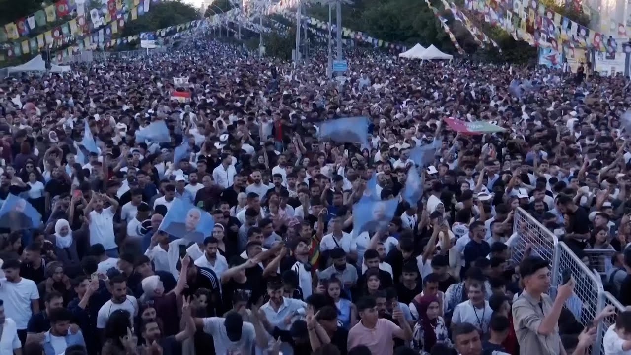 Video | Thousands of Kurds gather in Turkiye to demand release of PKK leader