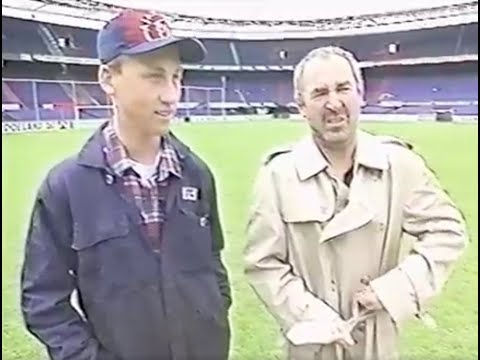 Ajax player must clean De Kuip!