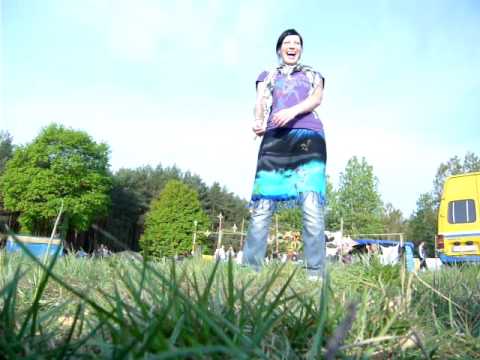 Durchfall open air 2009/caro wäscht sich