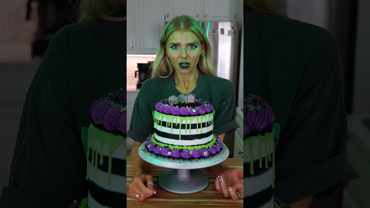 Beetlejuice Cake 💚💜