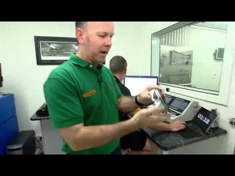 V8.Supercars.2012.V8Xtra.07.04.12.Ch7.Lean.Fuel.Damage.avi