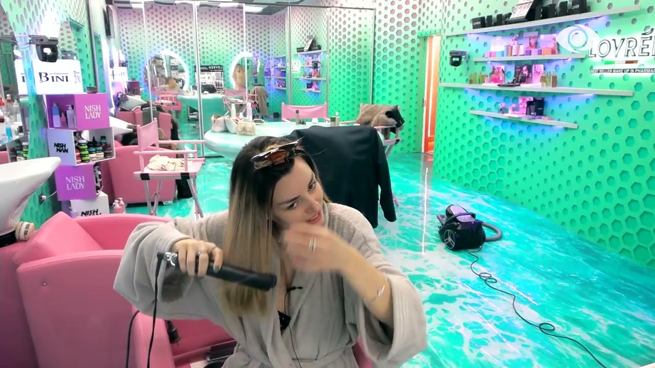 Miss filler-i…/ Brikena i përmend puthjen me Keijsin: Ina: Jam puthur me djalë beqar