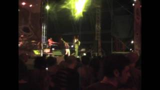 Alborosie @ Carroponte 2009 Legalize ganja marijuana  no cocaine