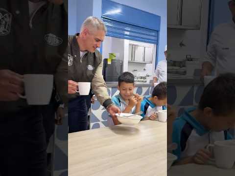Paisanos, en Urrao estrenamos junto a los niños el restaurante escolar renovado