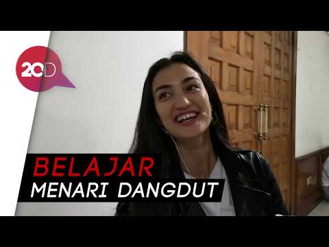 Akting Jadi Perempuan Malam, Atiqah Hasiholan Tak Kesulitan